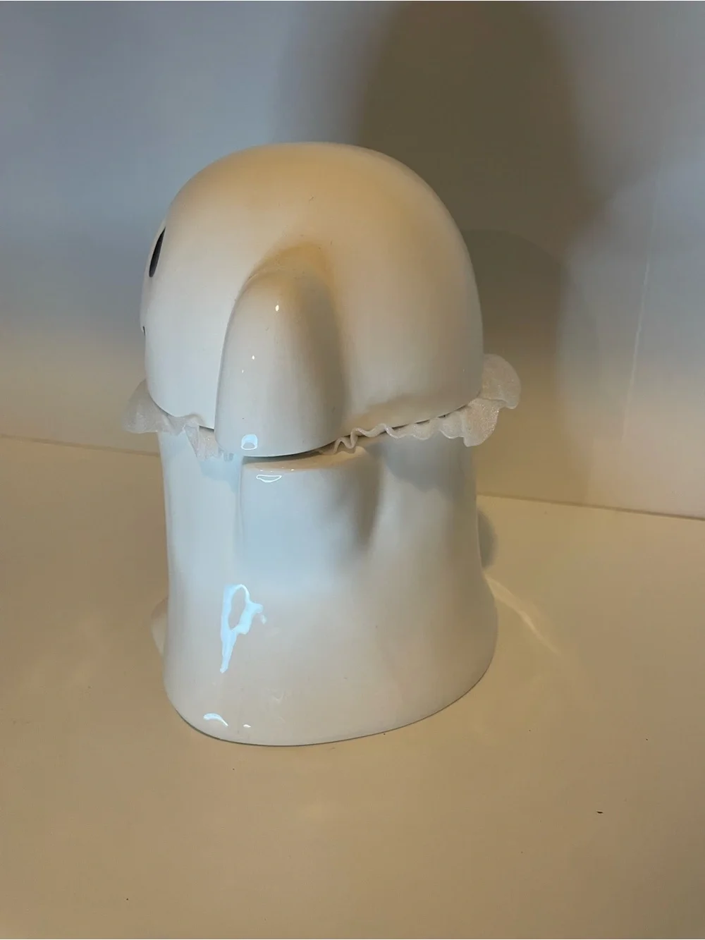 🍪 White Ceramic Ghost Cookie Jar - Smiling Ghost Halloween Decor
